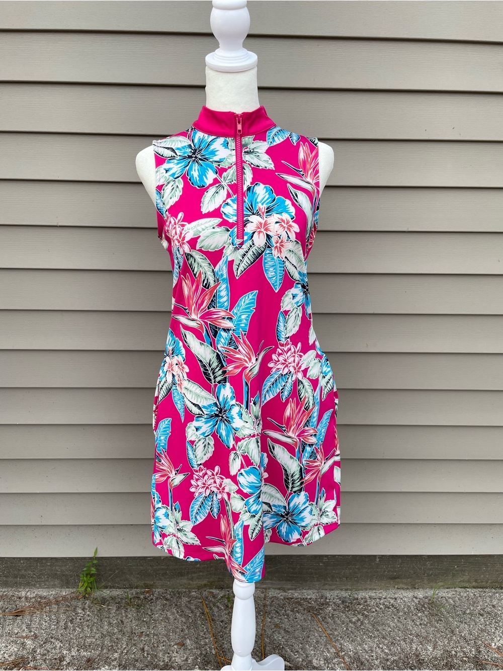 Tommy bahama 1/4 zip mock golf dress 👗 size Small, floral printed